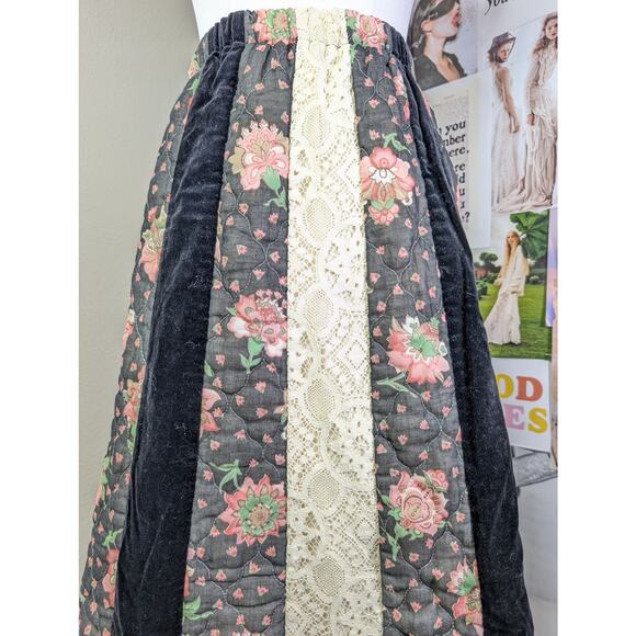 Whimsygoth Quilted Cottage Skirt - Picture 2 of 7